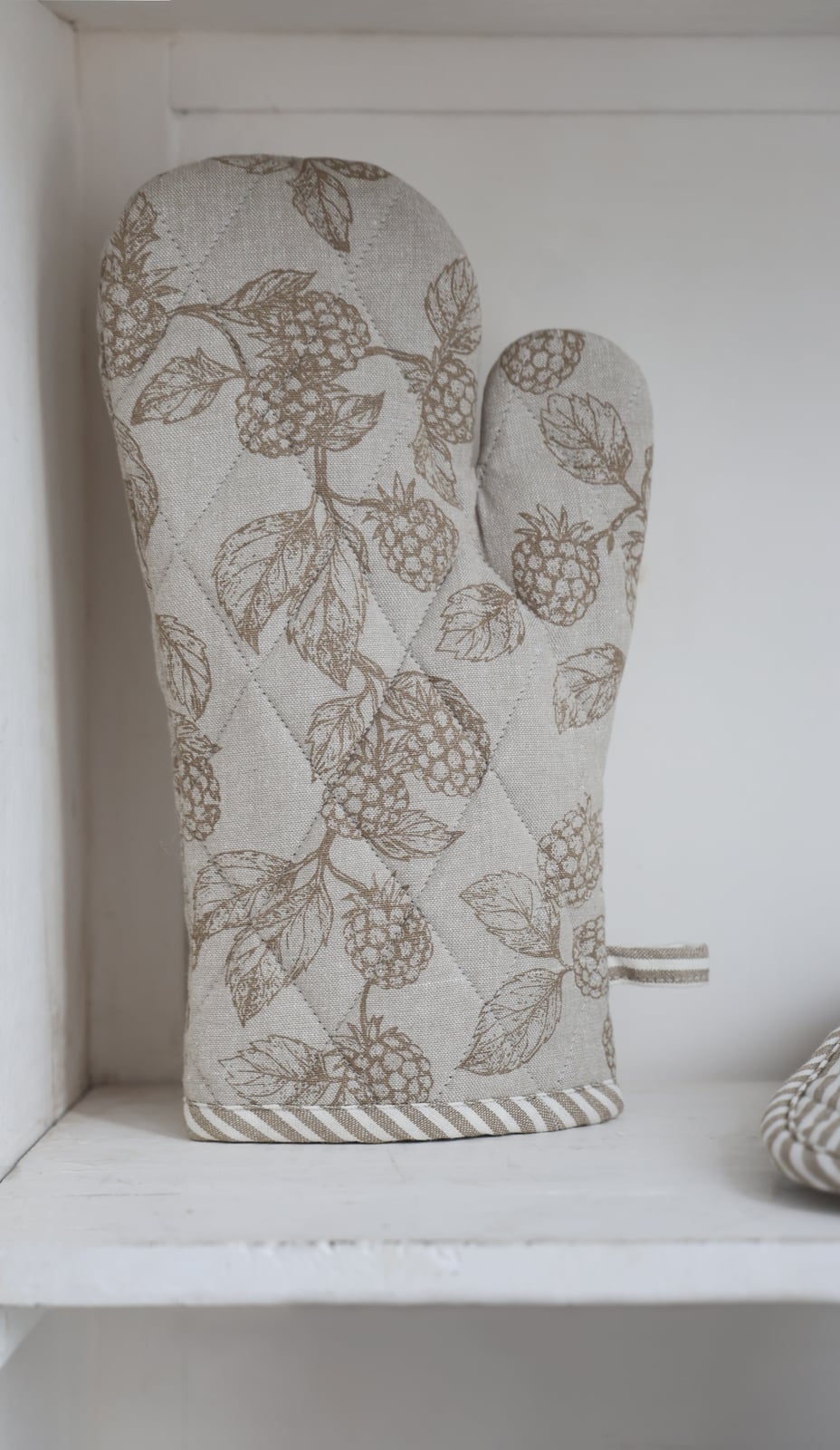 AW26 - Berry range set of 2 Single oven glove