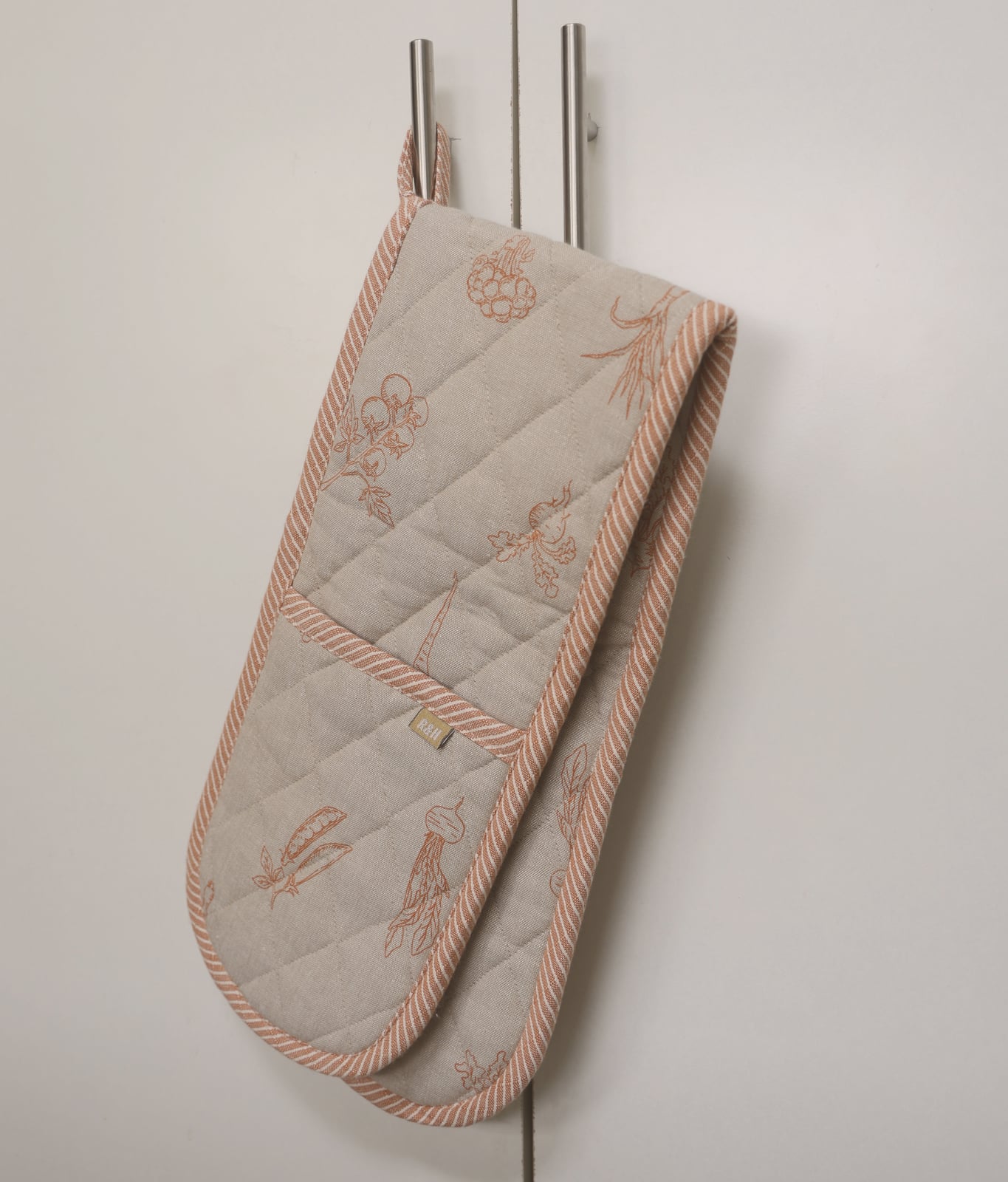 Root Veggie Printed Double Oven Glove - Orange